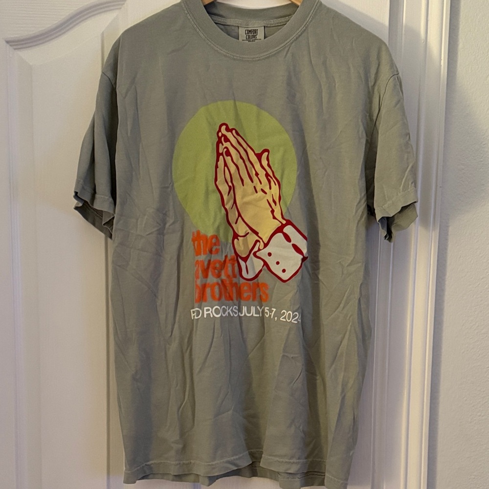 Avett Brothers Red Rocks 2024 Tee - Light Olive / Praying Hands